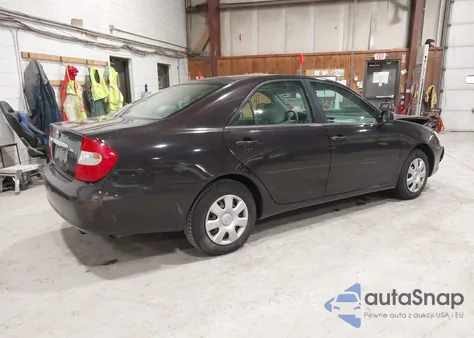 2004 Toyota Camry Le z USA, uszkodzony, nr VIN 4T1BE30K94U845176